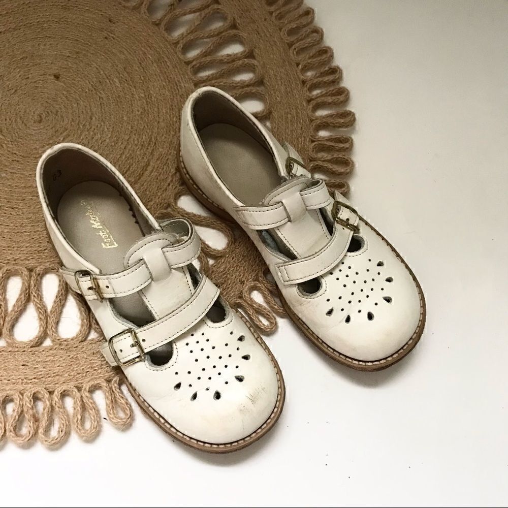 Vintage white leather Mary Jane double buckle shoes